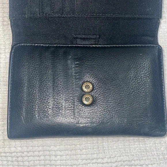 Great condition genuine leather multi functional wallet - Picture 6 of 10